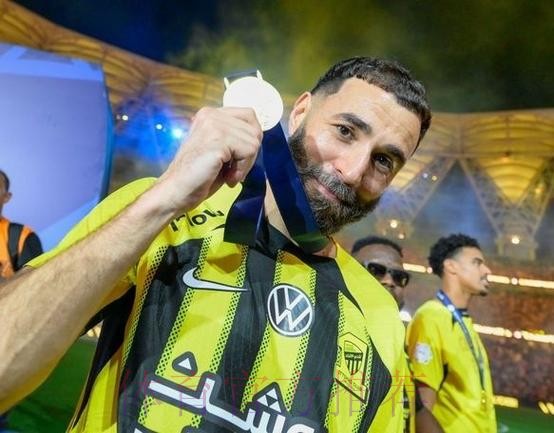 斯基拉:37岁本泽马准备在赛季结束合同到期后离开吉达联合 斯基拉:37岁本泽马准备在赛季结束合同到期后离开吉达联合